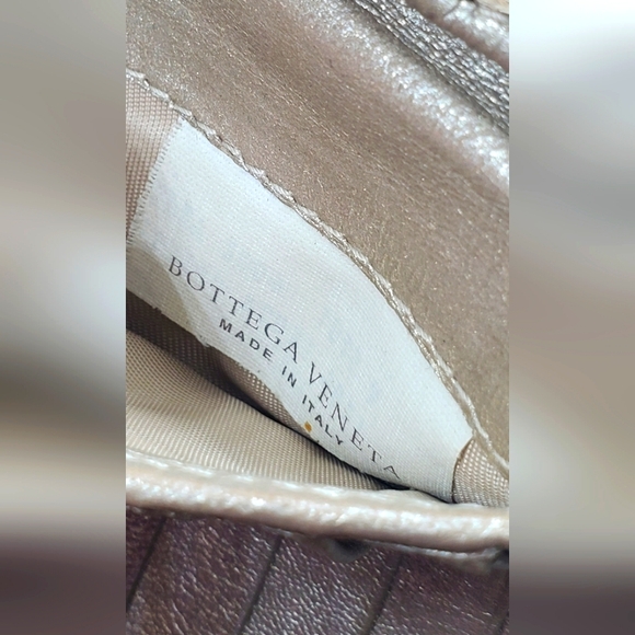 BOTTEGA VENETA Hobo Leather Wallet by fold- cc/coin compartment- silver metallic - Picture 8 of 11